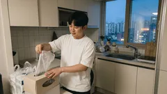 빈 티슈박스로 비닐봉투 한 장씩 뽑아 쓰는 초간단 정리법