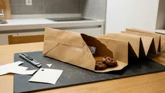 갈색 봉투 하나로 10분 만에 완성하는 아코디언 선물 포장법