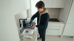 겨울 설거지 손등 당김 줄이는 법, 다이소 브러시 실리콘 청소 장갑 써보니