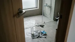 욕실 배수구 냄새, 주방세제 하나로 잡는 1분 루틴