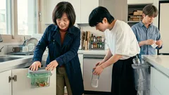 좁은 집 수납, 바닥 대신 벽을 쓰면 달라져요: 걸어 쓰는 슬림 정리법